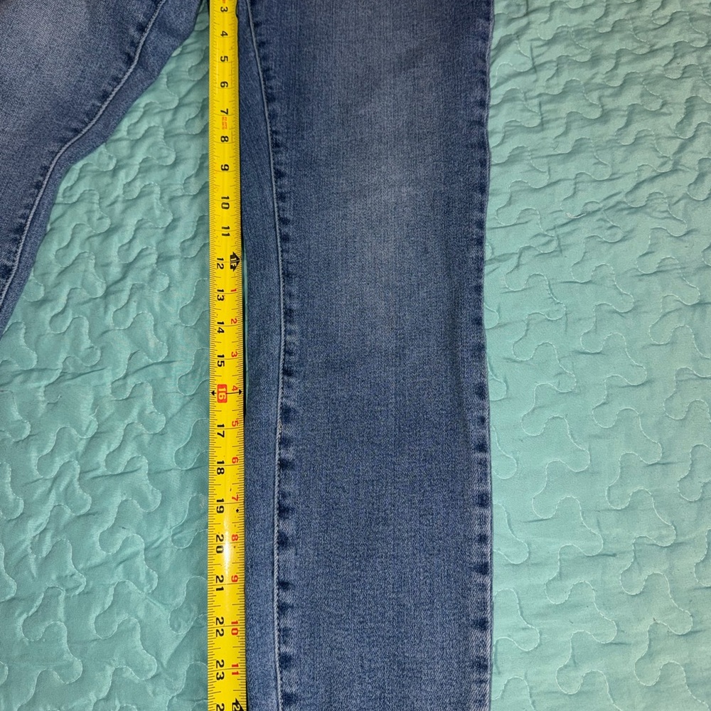 Judy Blue Medium Blue Frayed Ankle Jeans Size 5/27 - Picture 5 of 8